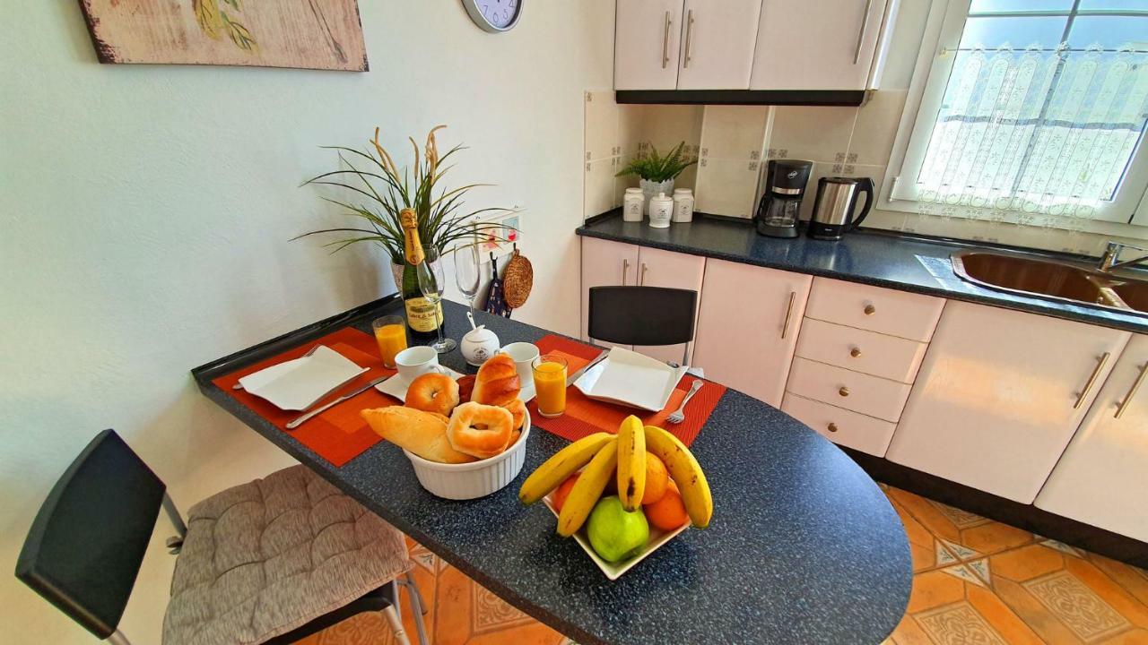 Ferienhaus Casa Blanca - Tarajalejo - Glasfaserinternet - Meerblick Eksteriør billede