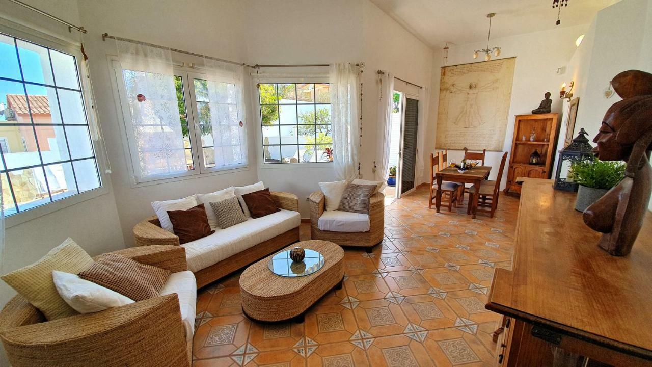 Ferienhaus Casa Blanca - Tarajalejo - Glasfaserinternet - Meerblick Eksteriør billede