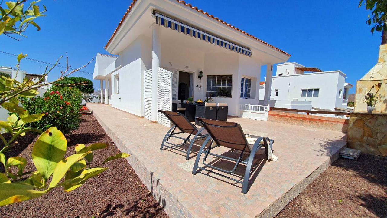Ferienhaus Casa Blanca - Tarajalejo - Glasfaserinternet - Meerblick Eksteriør billede